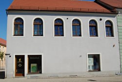 Gemeindebücherei Karl-Marx-Straße 16/17  02627 Hochkirch